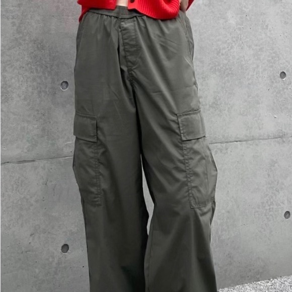 UNIQLO Easy Cargo Pants in Natural Cream Adjustable Hems Women's Size L - Picture 15 of 15